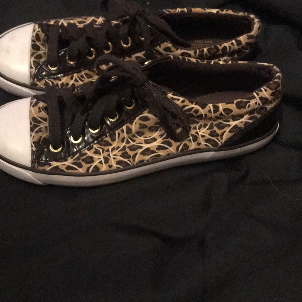 Shoes - Picture 4 of 4